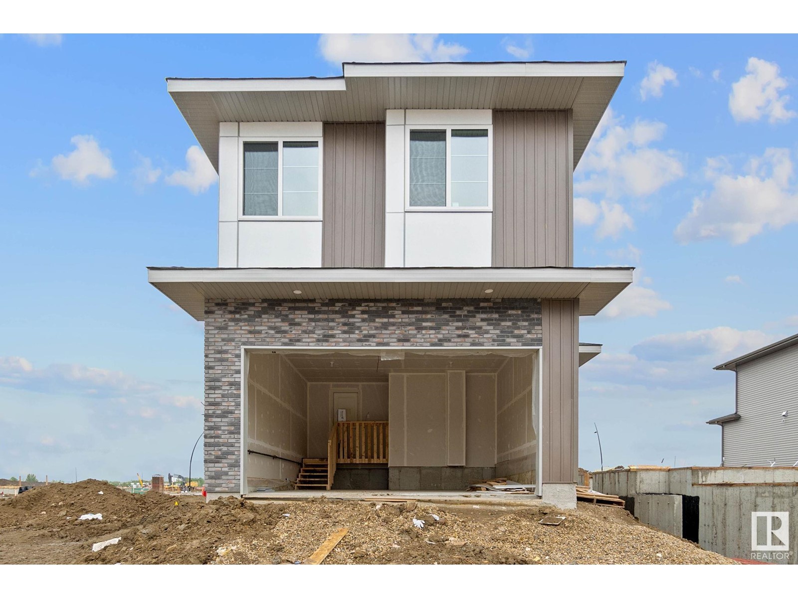 2508 210 ST NW