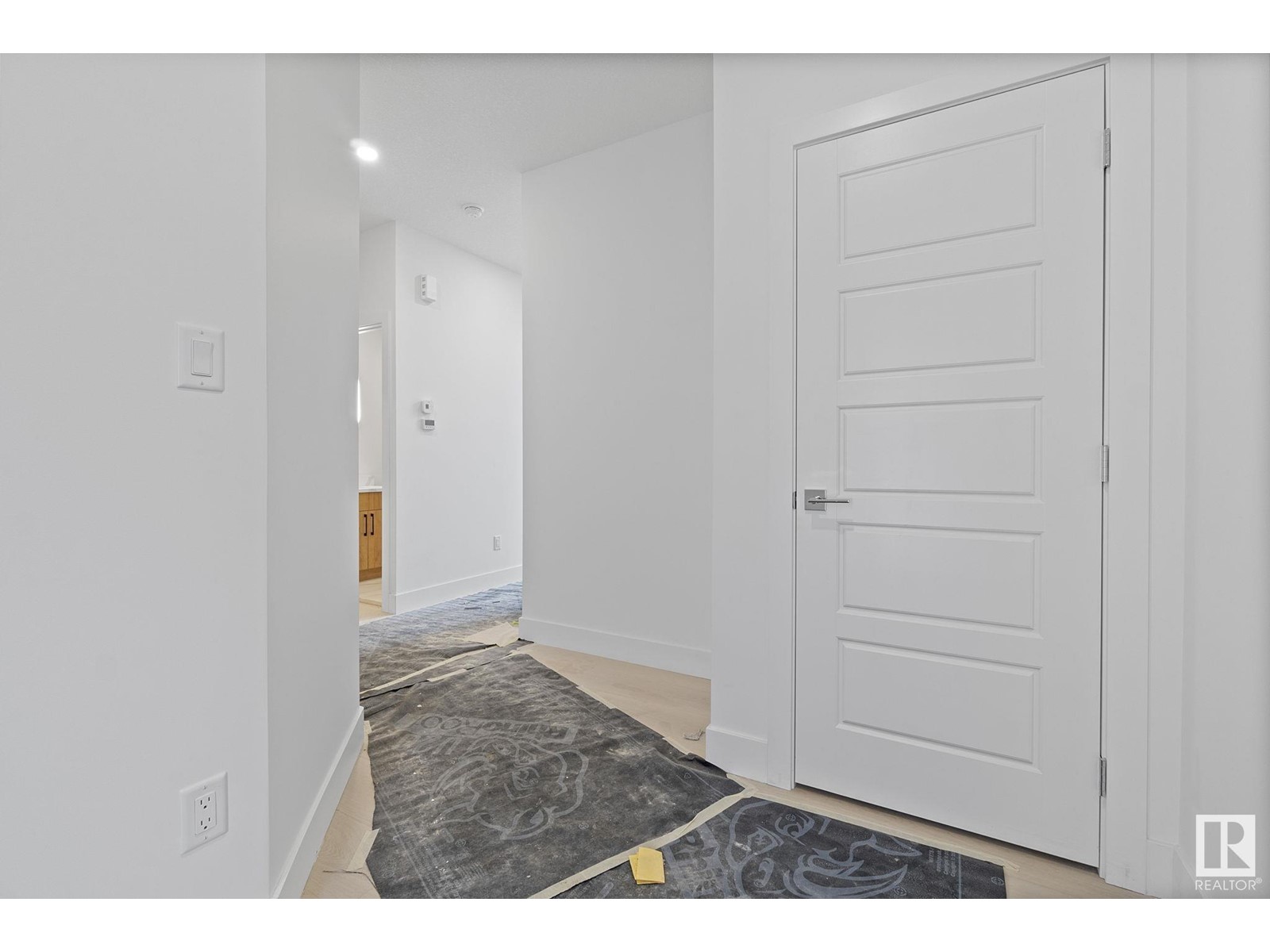 2508 210 ST NW