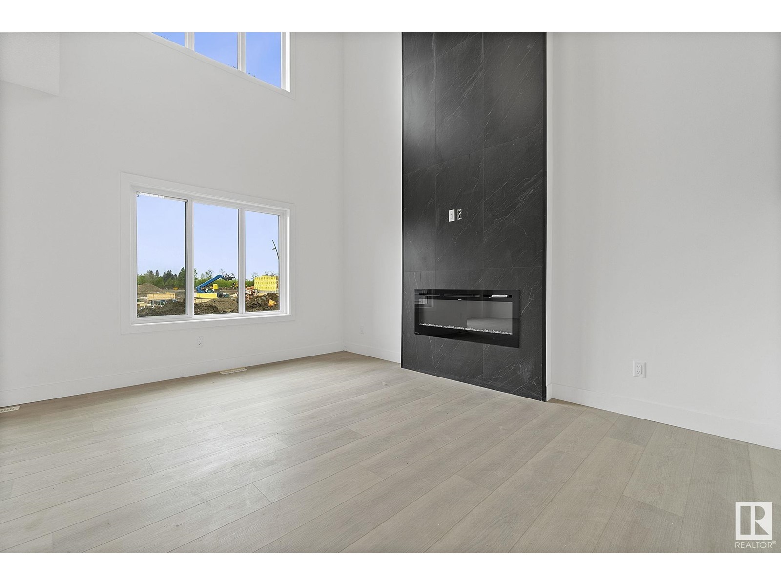 2508 210 ST NW