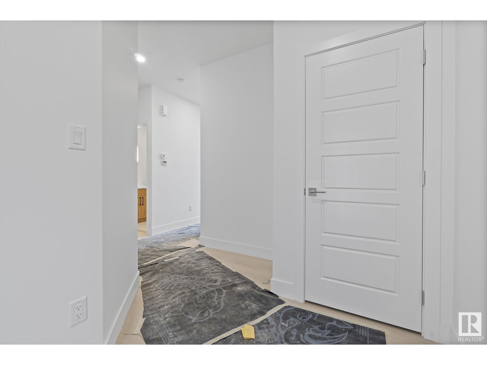 2508 210 ST NW