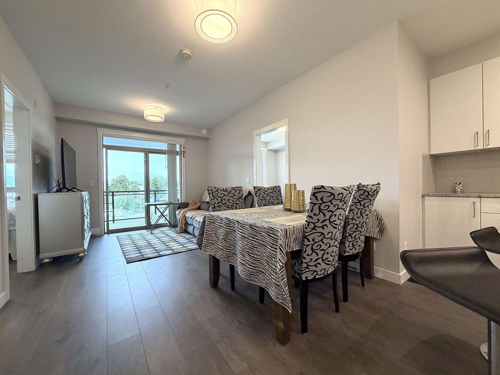 403 45562 AIRPORT ROAD|Chilliwack Proper South