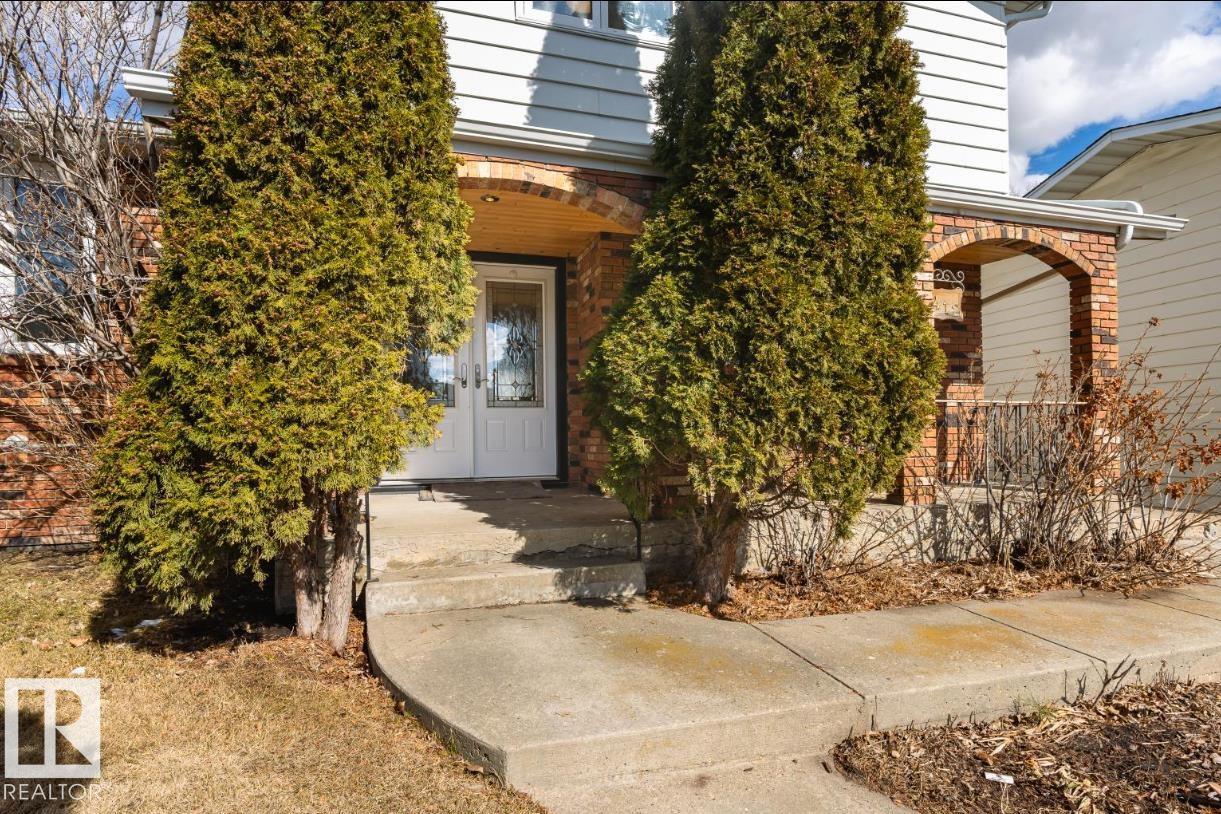 1412 KNOTTWOOD RD E NW