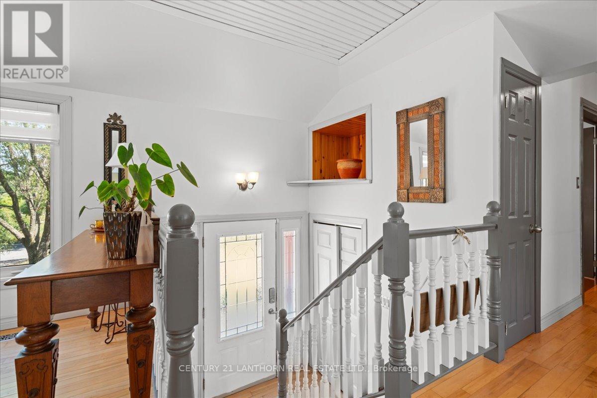 1207 SHANNON ROAD