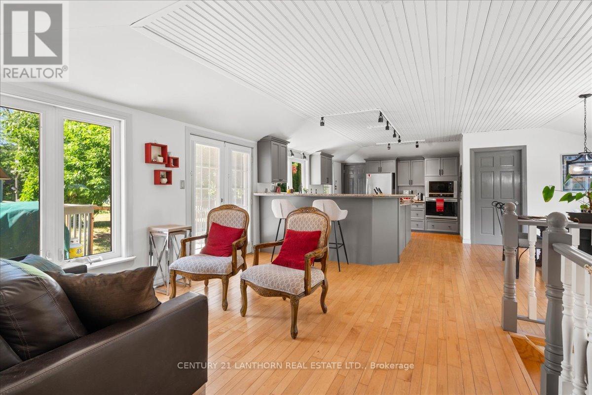 1207 SHANNON ROAD