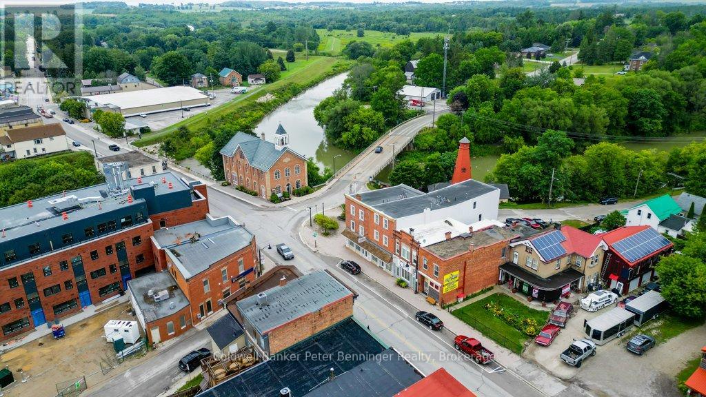 11 - 543 QUEEN STREET S