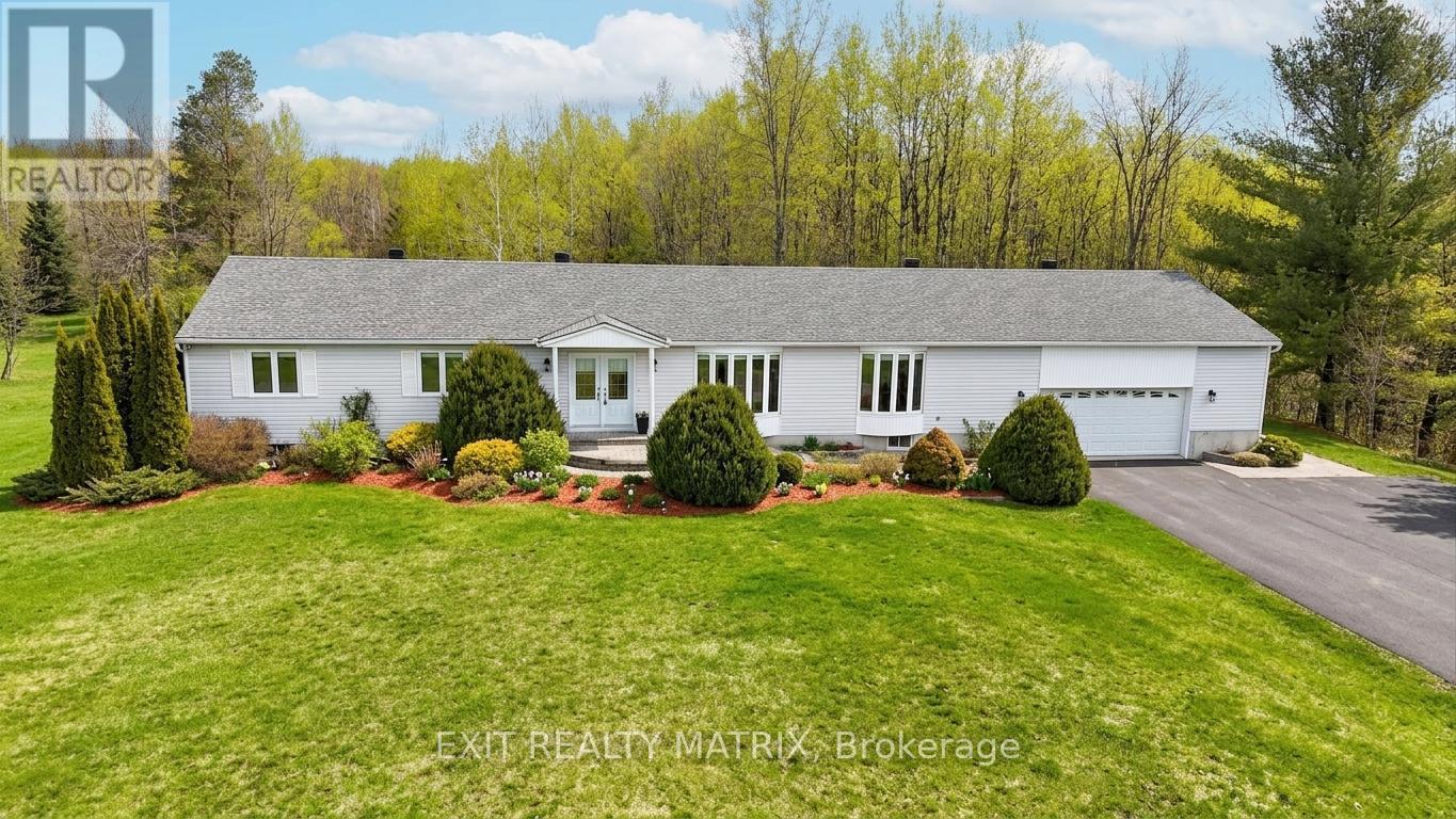 Photo 1 of 48 — 8329 RODNEY FARM DRIVE, Ottawa, ON K0A2P0