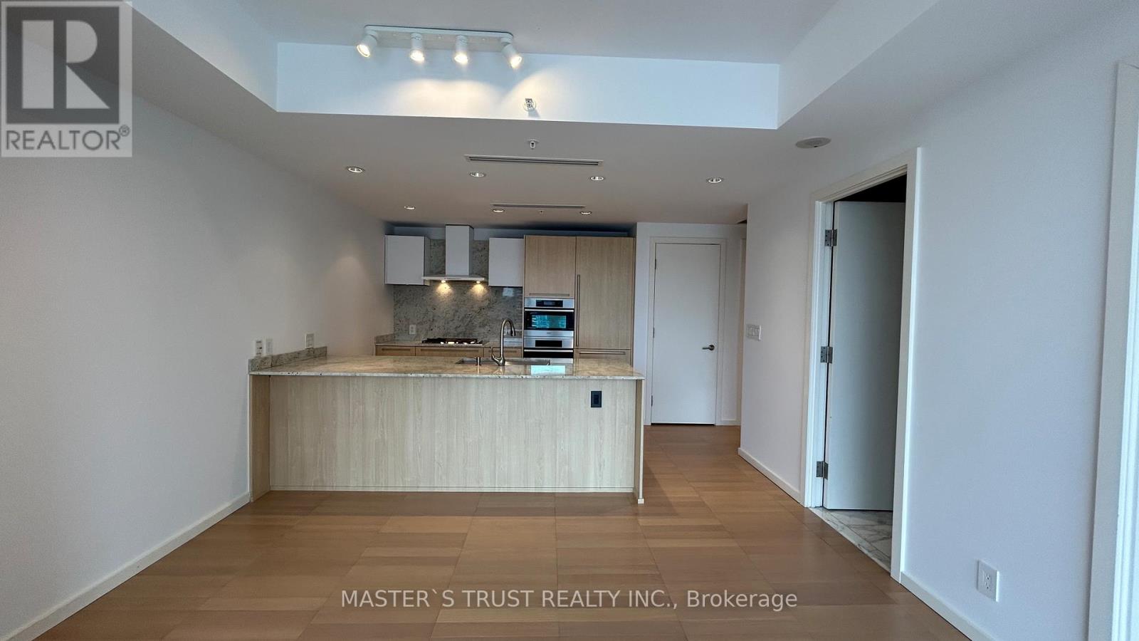 4104 - 180 UNIVERSITY AVENUE