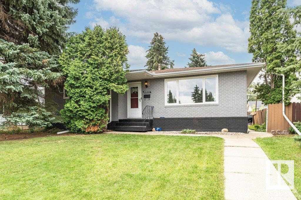 10935 37 AV NW