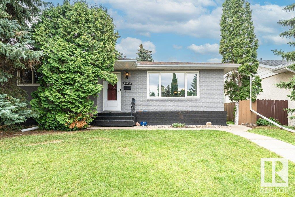 10935 37 AV NW