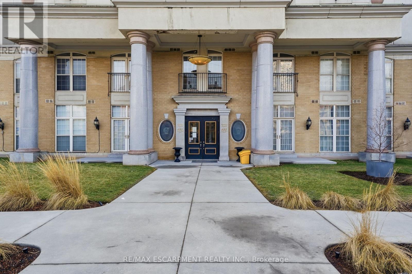 Photo 1 of 23 — 802 - 135 JAMES STREET S Unit 802, Hamilton (Corktown), ON L8P2Z6