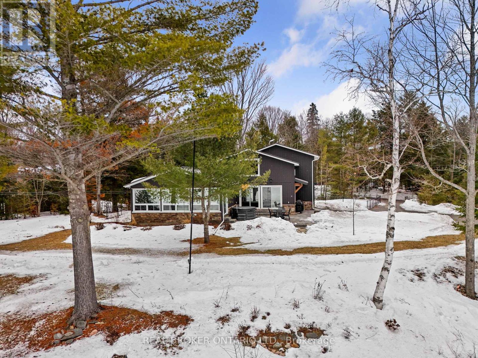 1109 WILDERNESS ISLAND TRAIL W