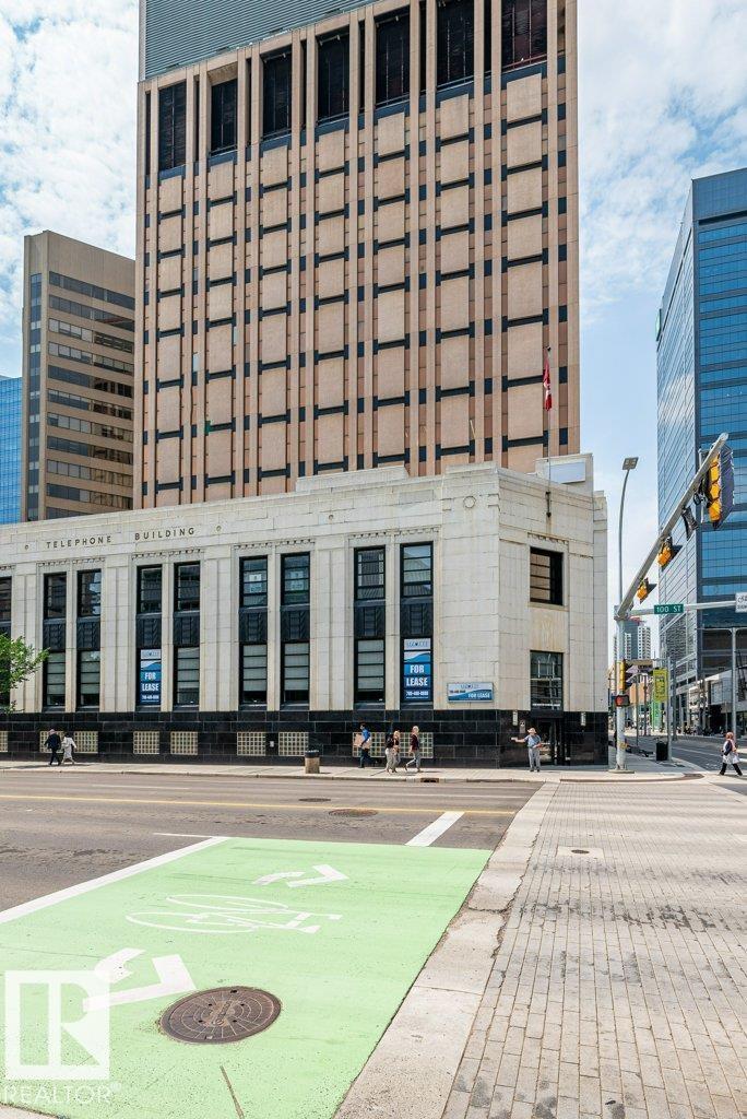 #203 10009 102 AV NW