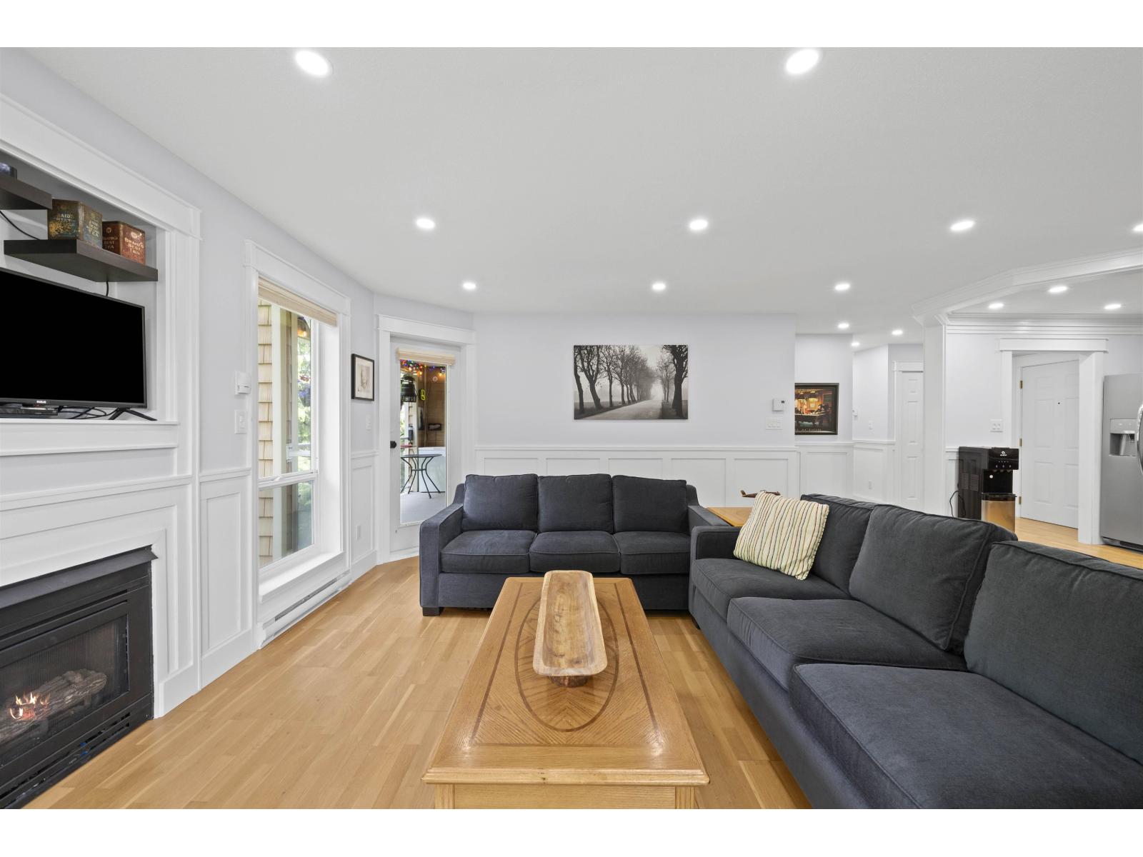 305 170 CEDAR AVENUE|Harrison Hot Springs