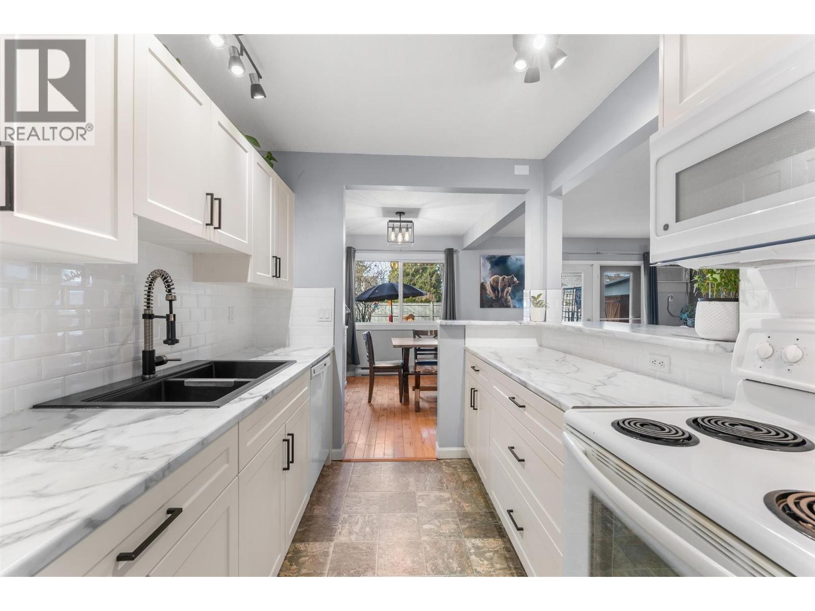 217 Franklyn Road Unit# 10