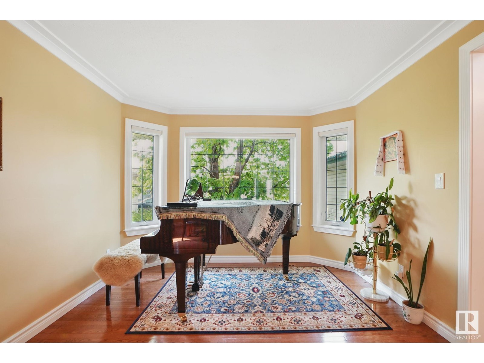 137 Dechene RD NW