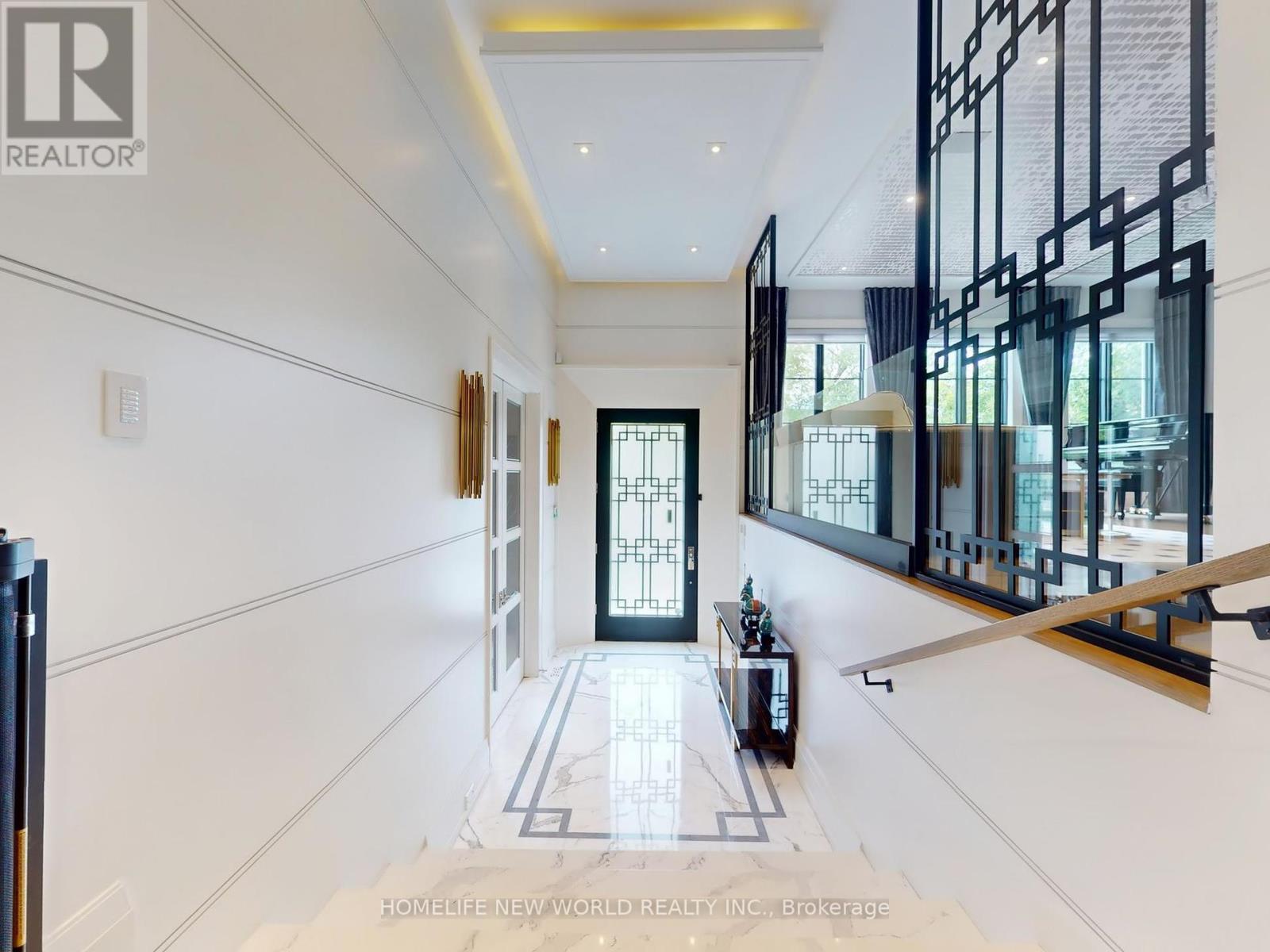 154 YONGE BOULEVARD