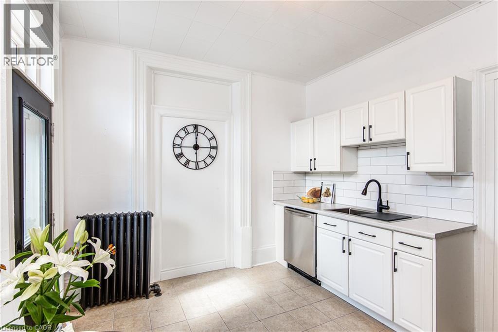 255 RAGLAN Street Unit# 5