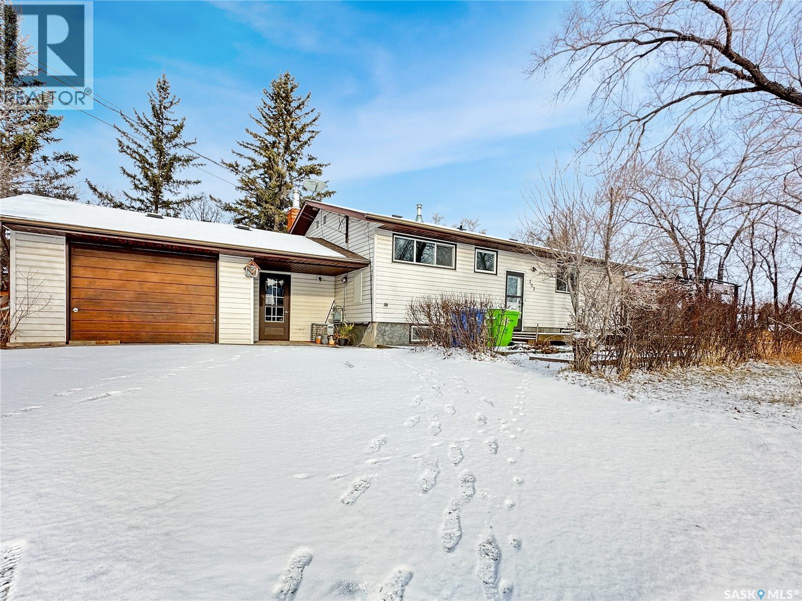 302 Neeping AVENUE N