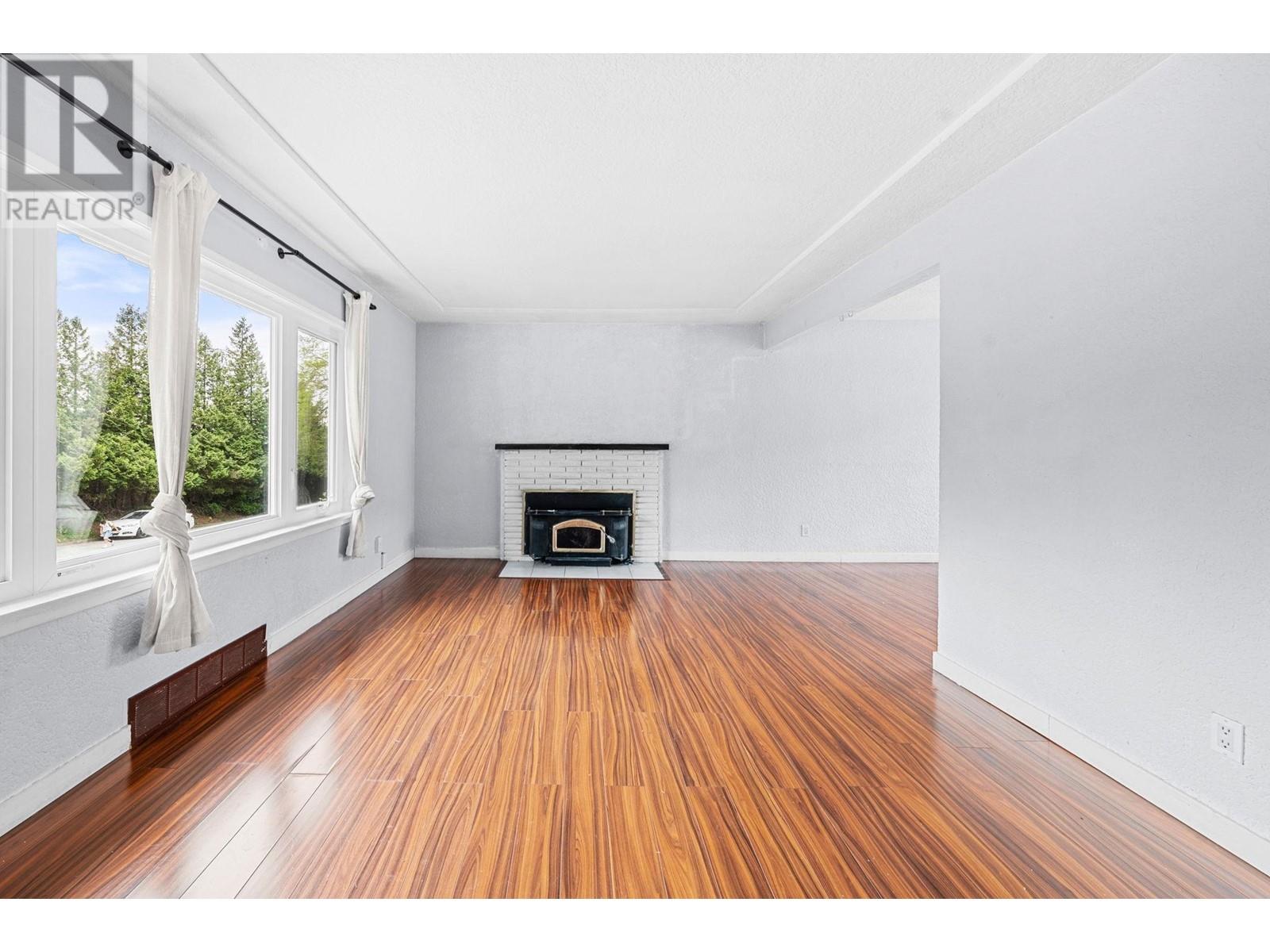 432 W 25TH STREET