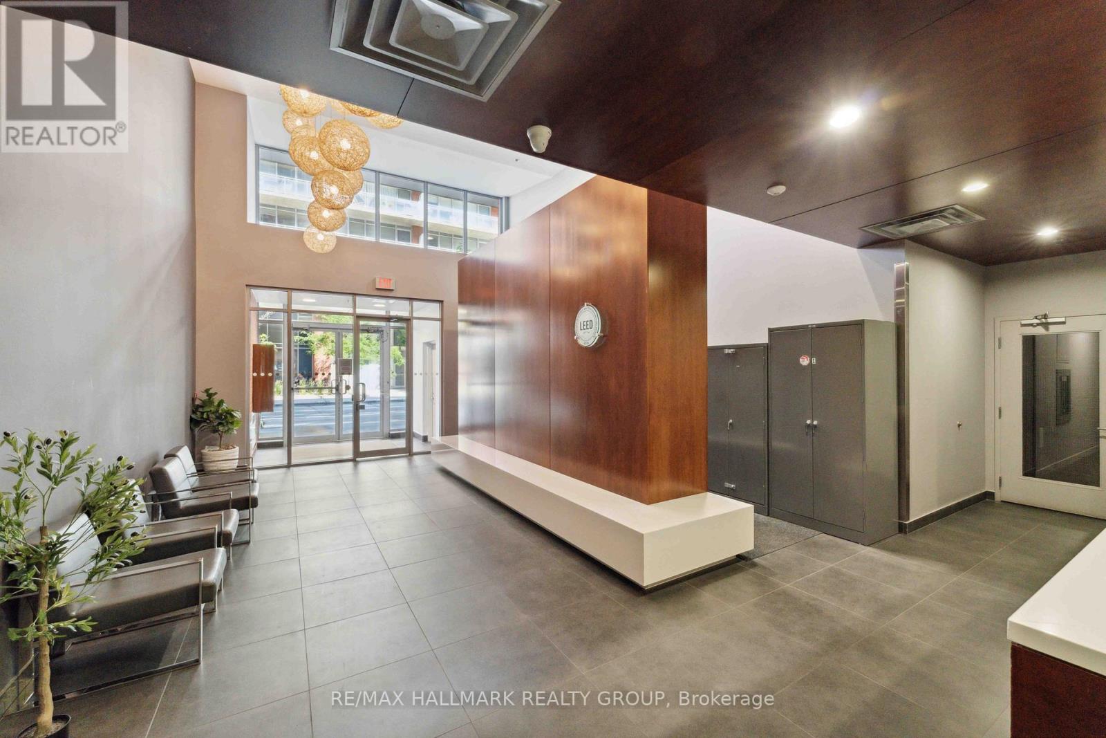 313 - 360 MCLEOD STREET