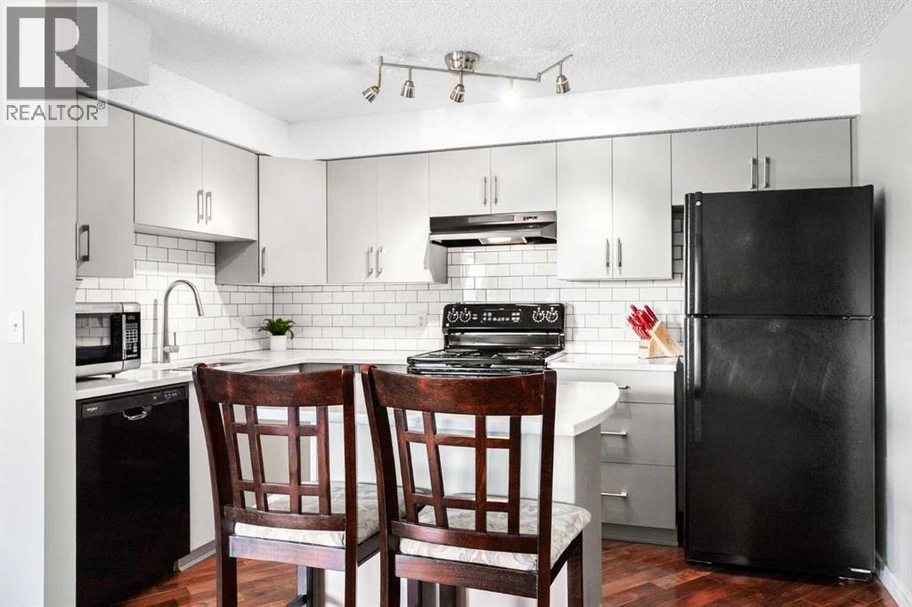 1211, 505 Railway Street W