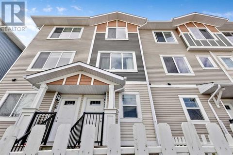 25 Stonehouse Crescent NW High River AB T1V0G4