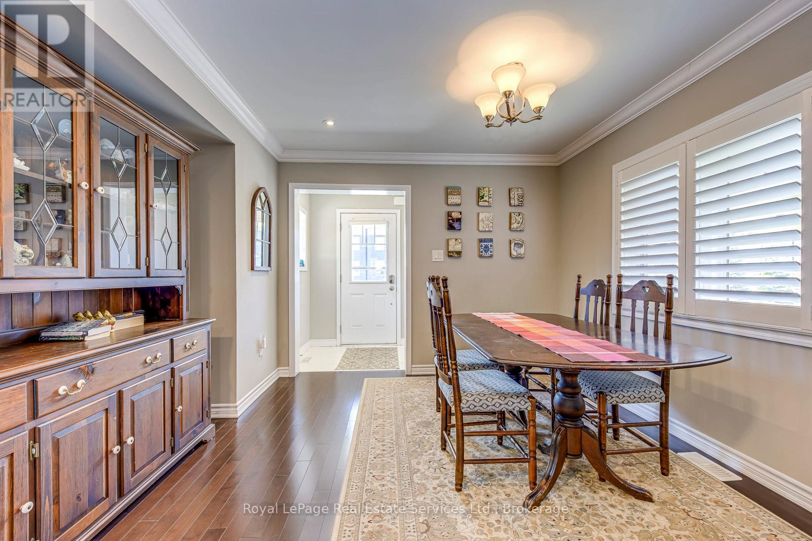 33 - 22 SPRING CREEK DRIVE