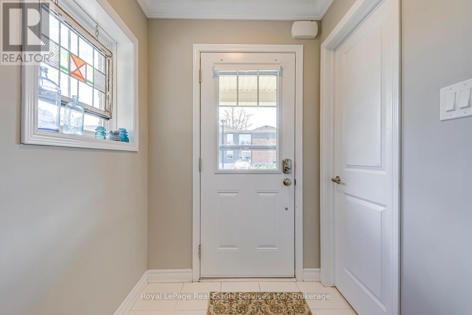 33 - 22 SPRING CREEK DRIVE