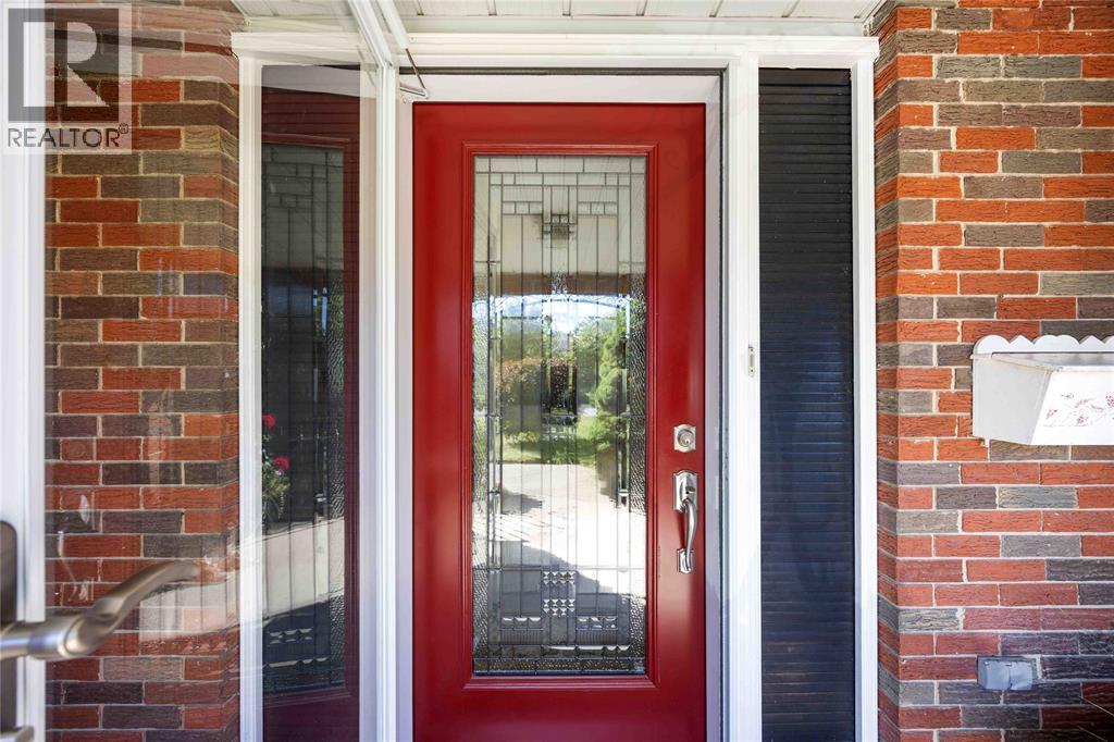 601 Winchester CRESCENT