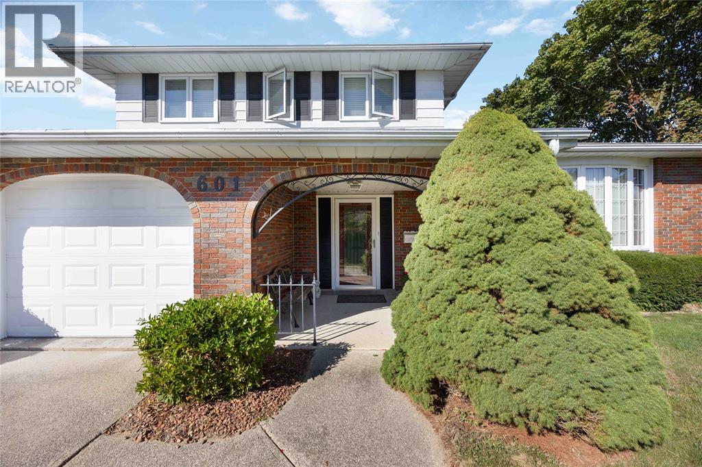 601 Winchester CRESCENT