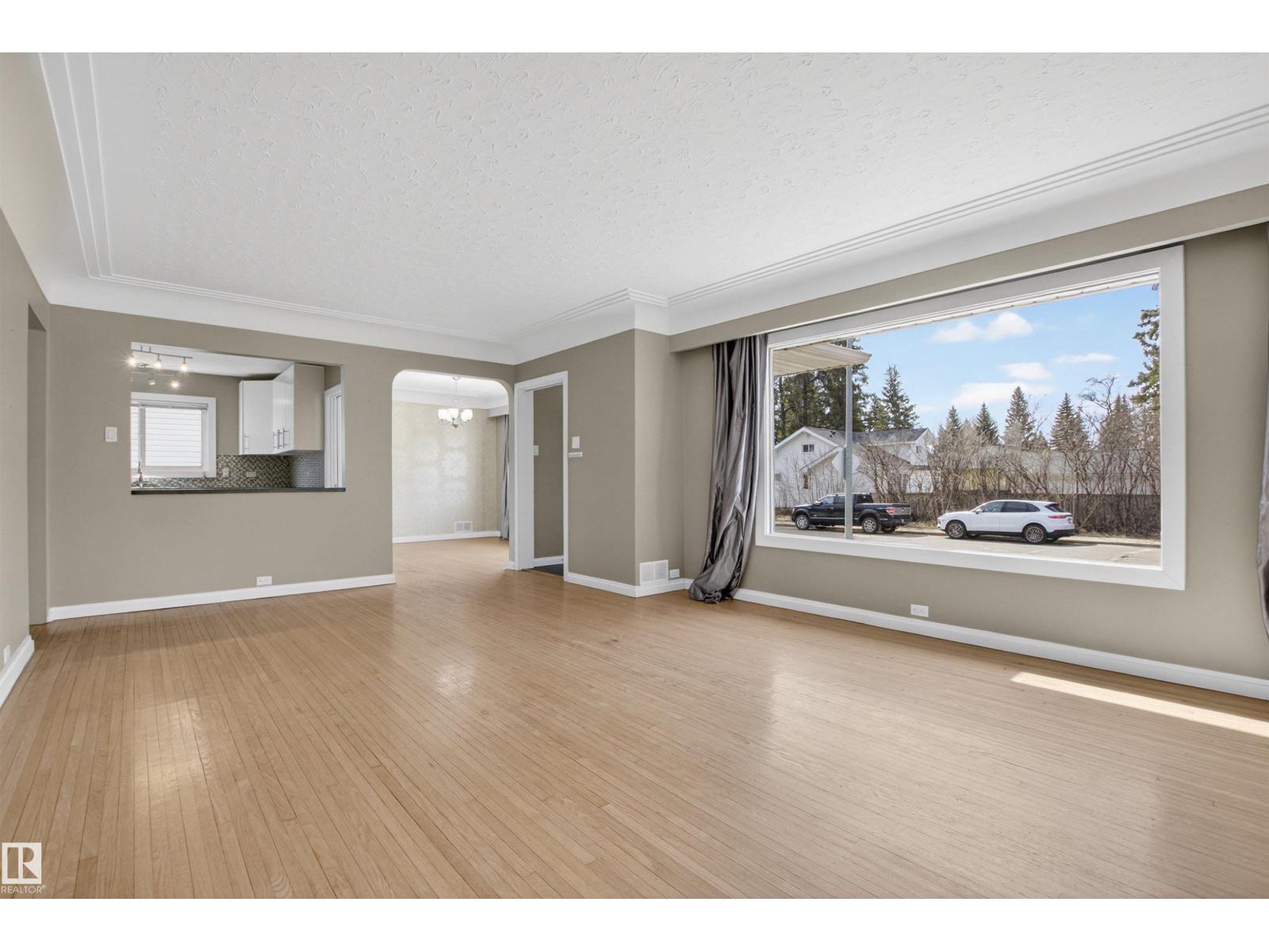 14232 95 AV NW