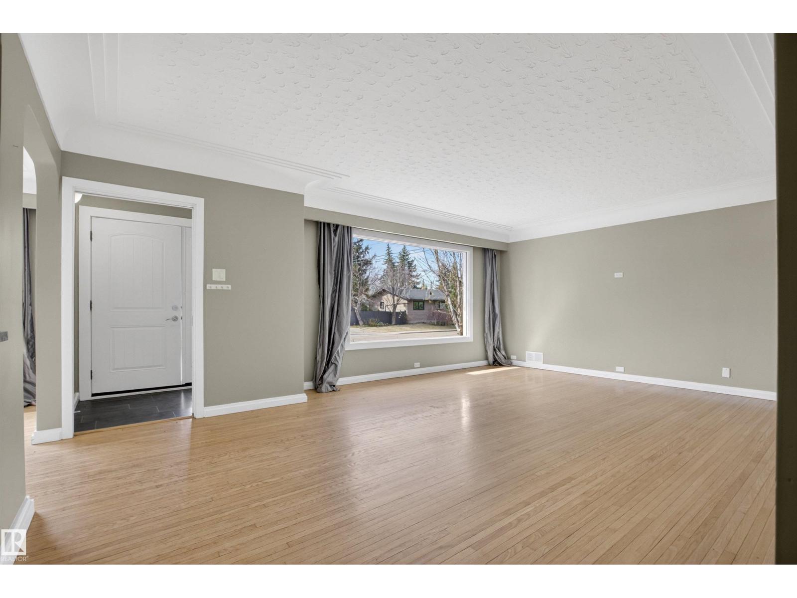 14232 95 AV NW
