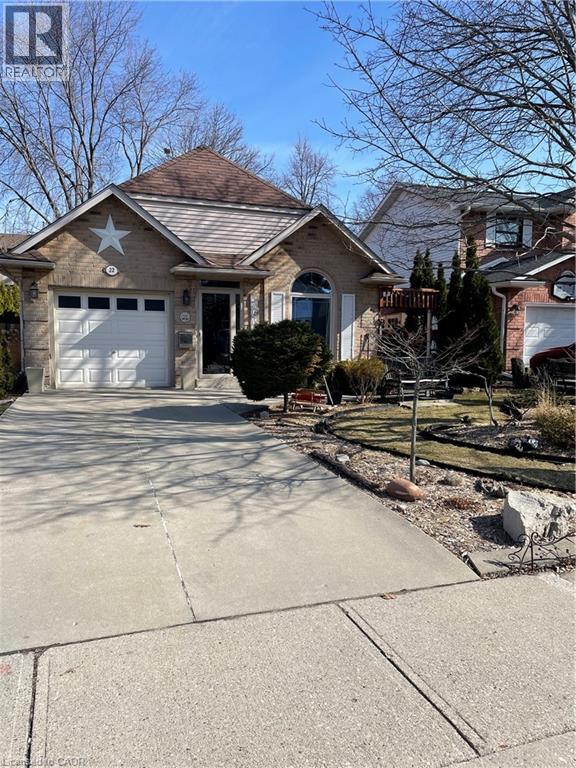 Photo 1 of 31 — 22 NOVOCO Drive, Hamilton, ON L9C7E8