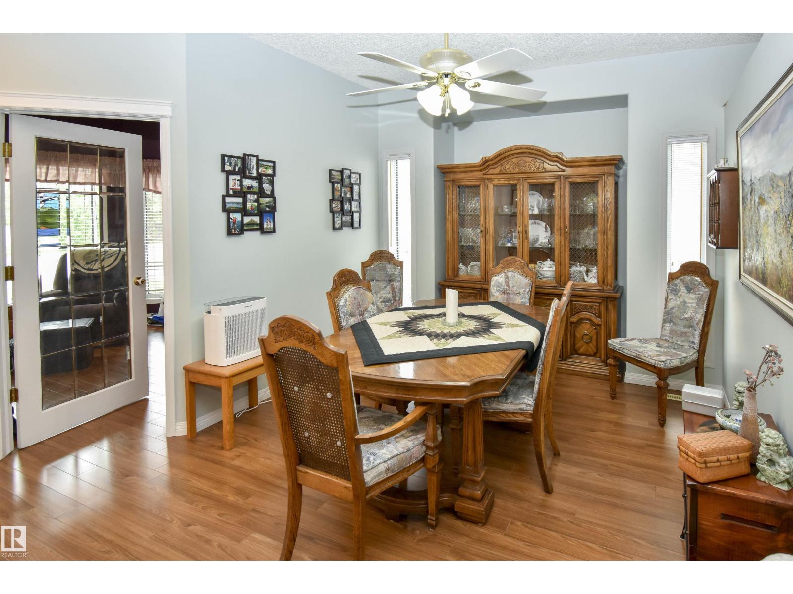 24 Longview PL