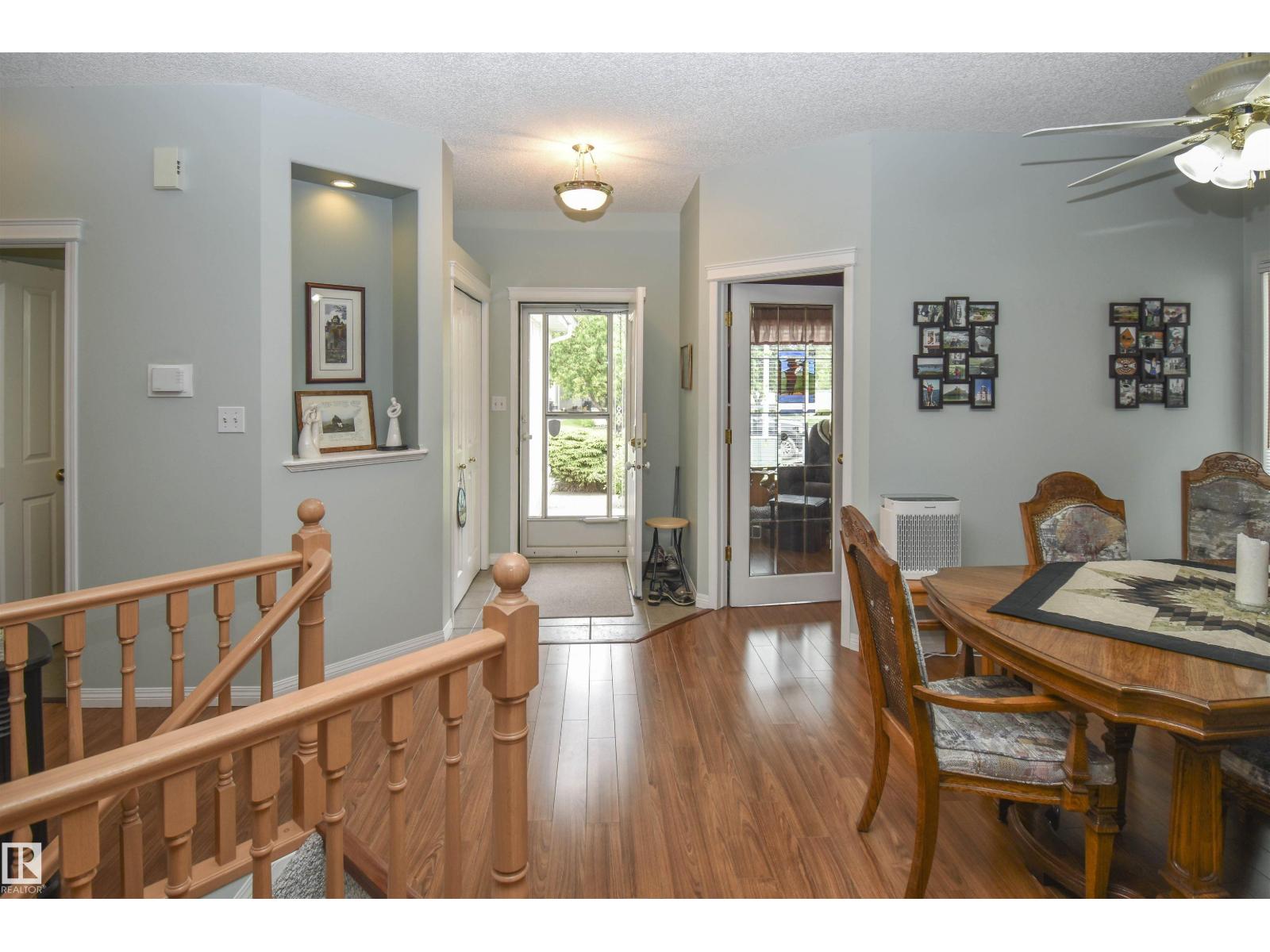 24 Longview PL