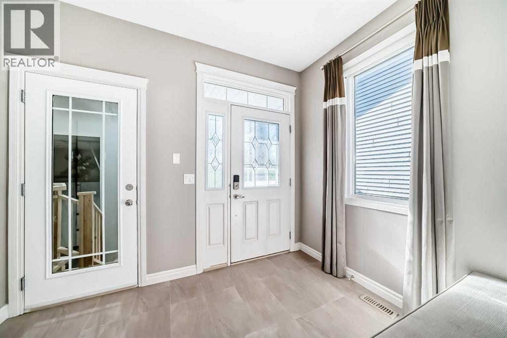 582 River Heights Crescent