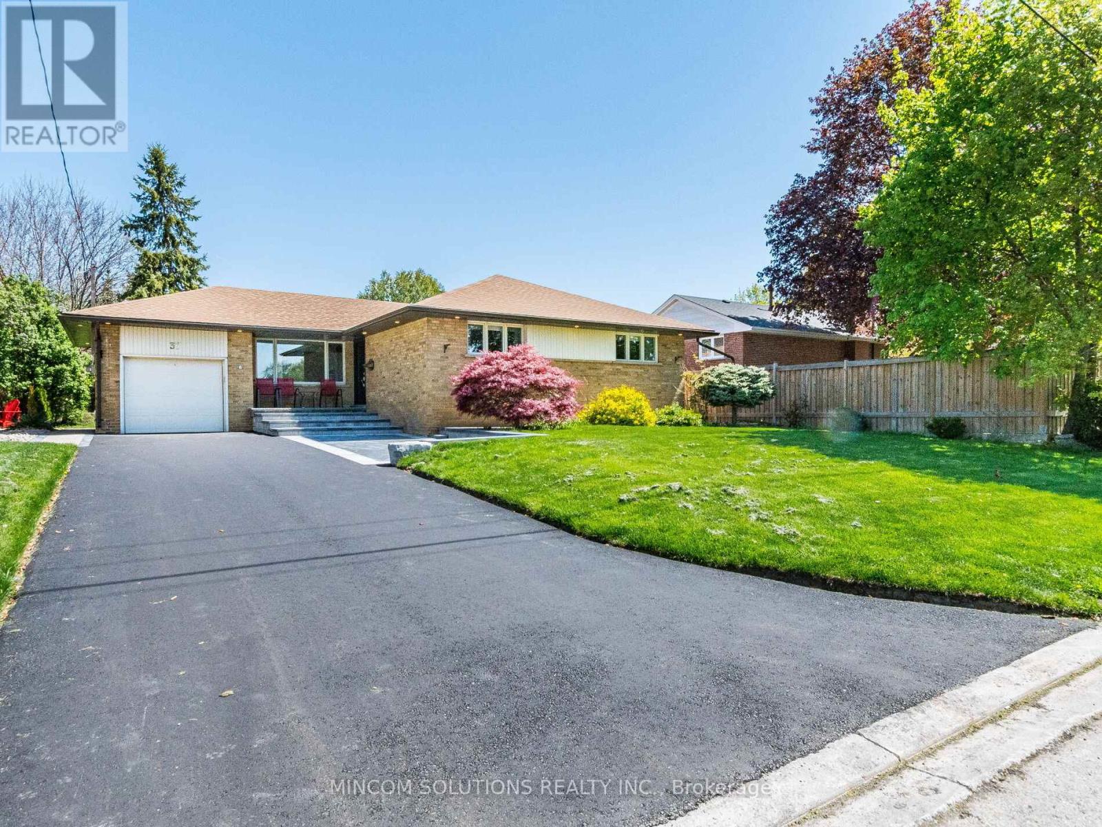 37 SUBURBAN DRIVE