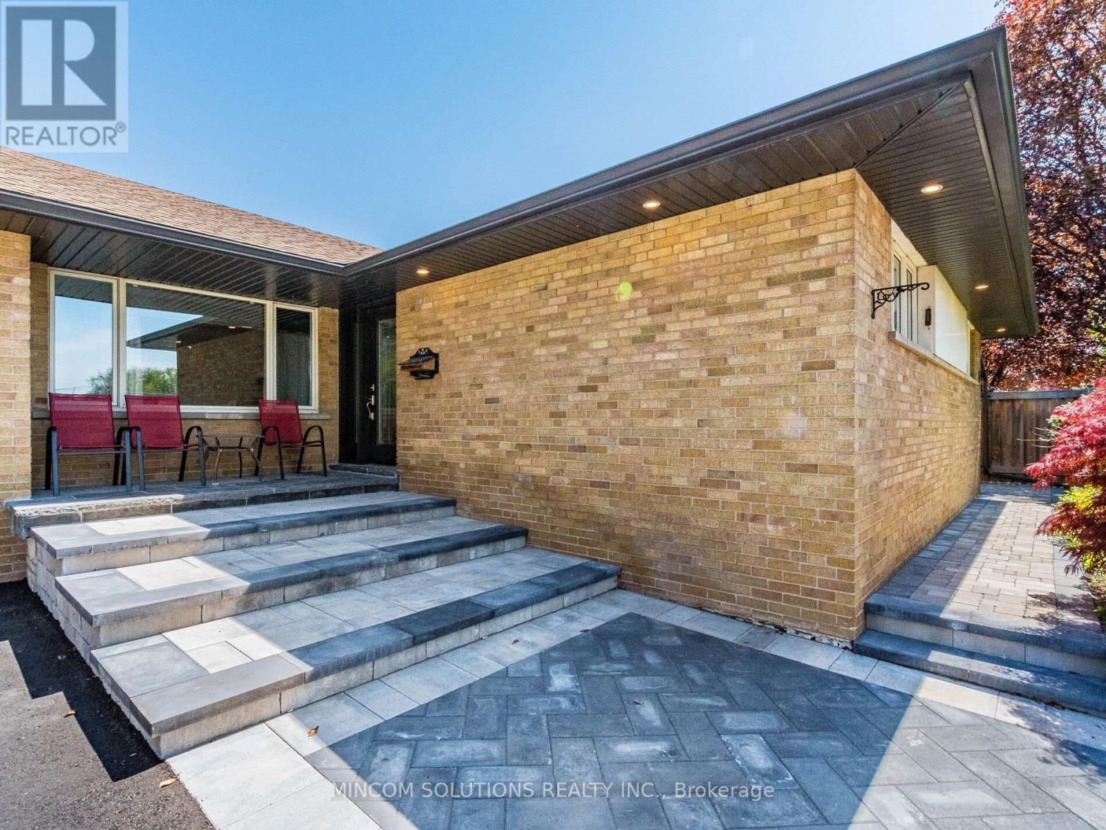 37 SUBURBAN DRIVE