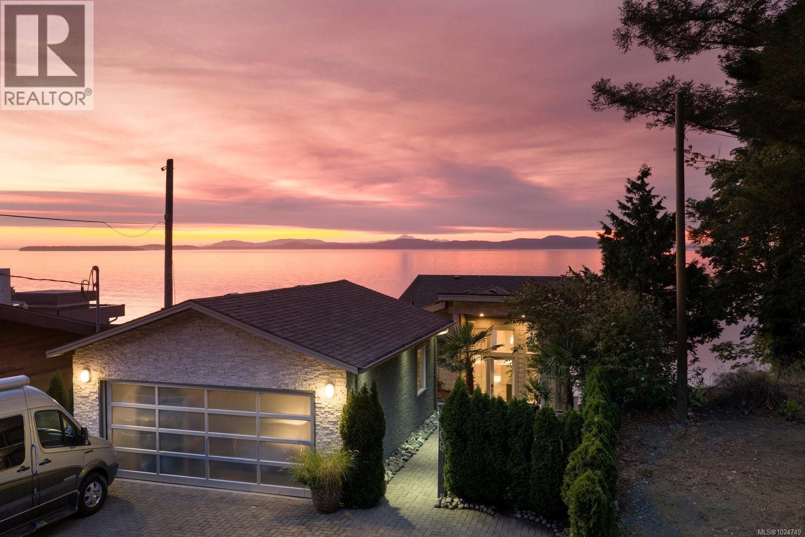 5009 Cordova Bay Rd
