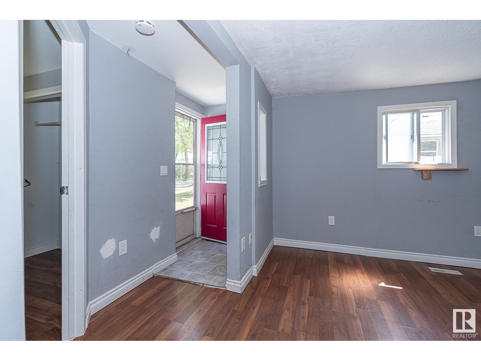 12018 62 ST NW