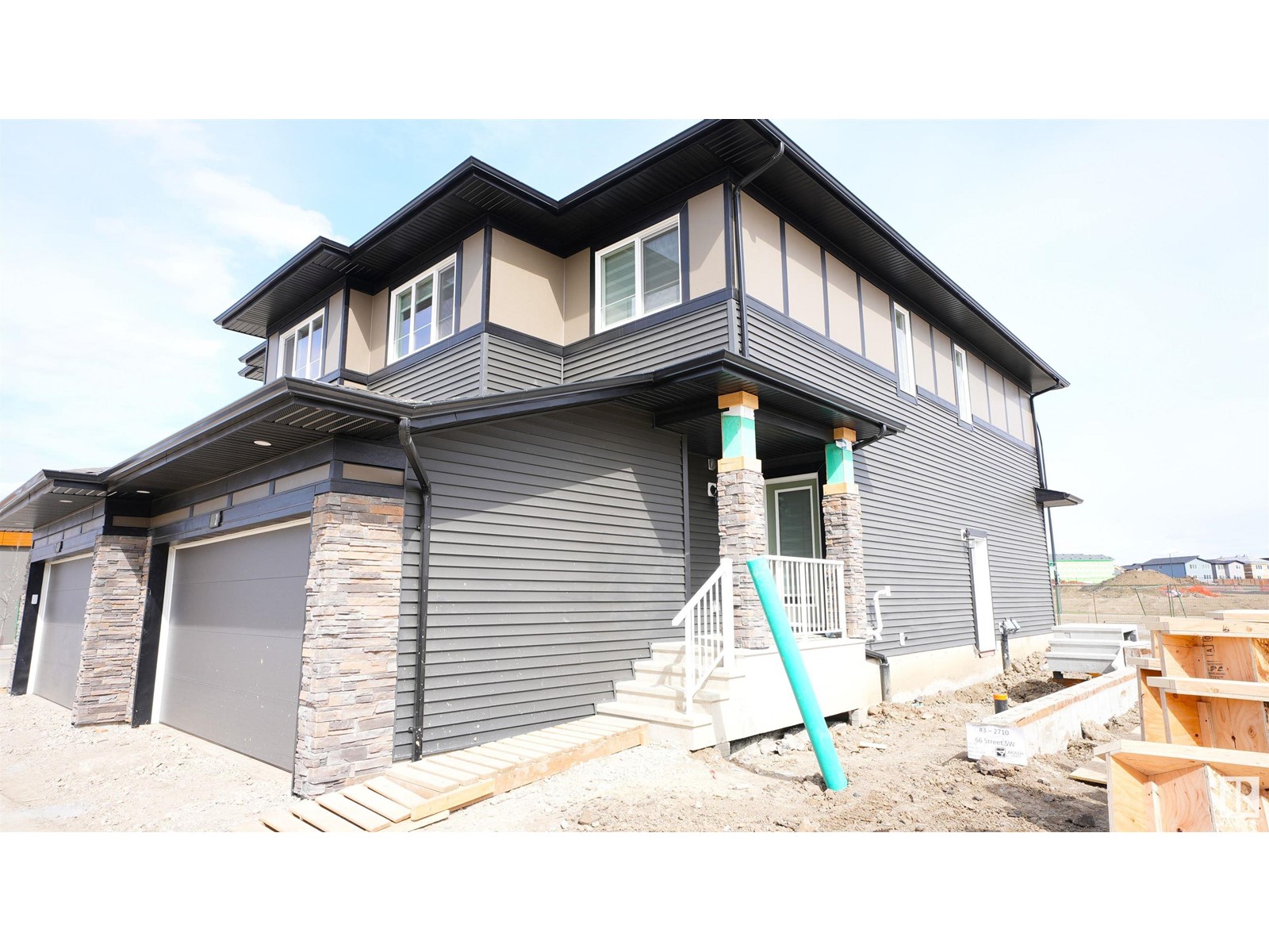 #2 2710 66 st SW