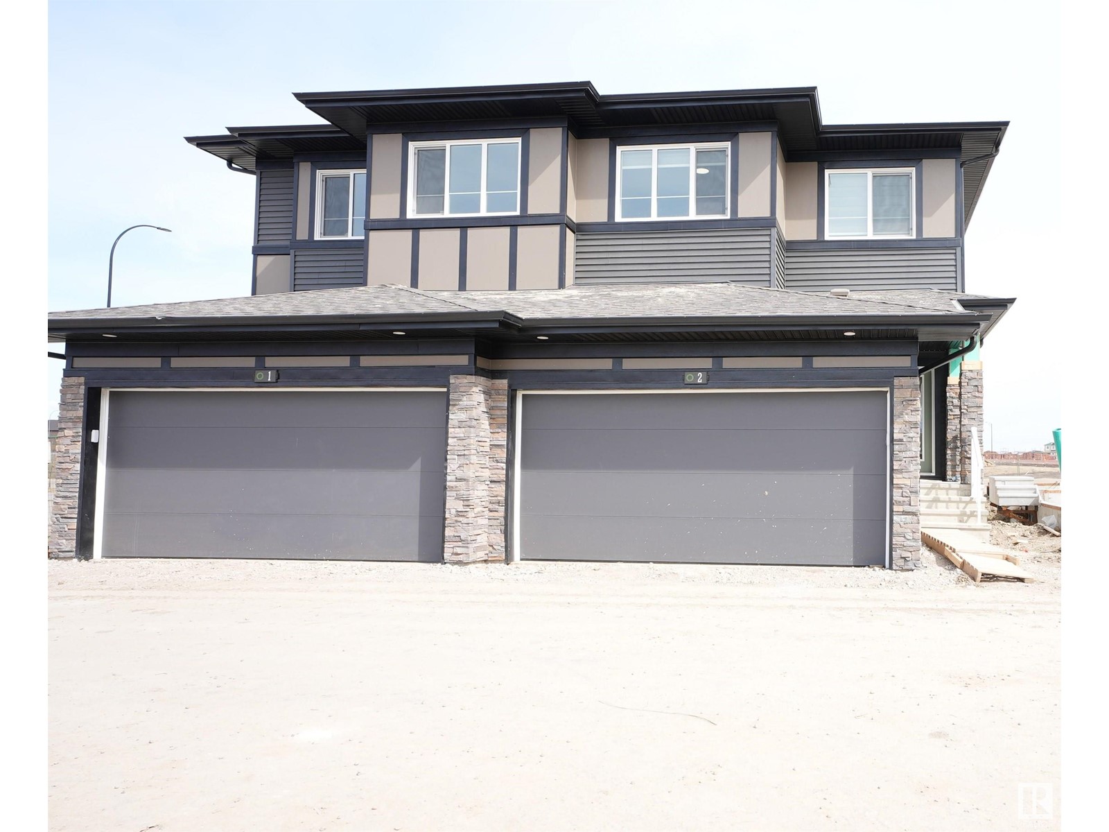 #2 2710 66 st SW