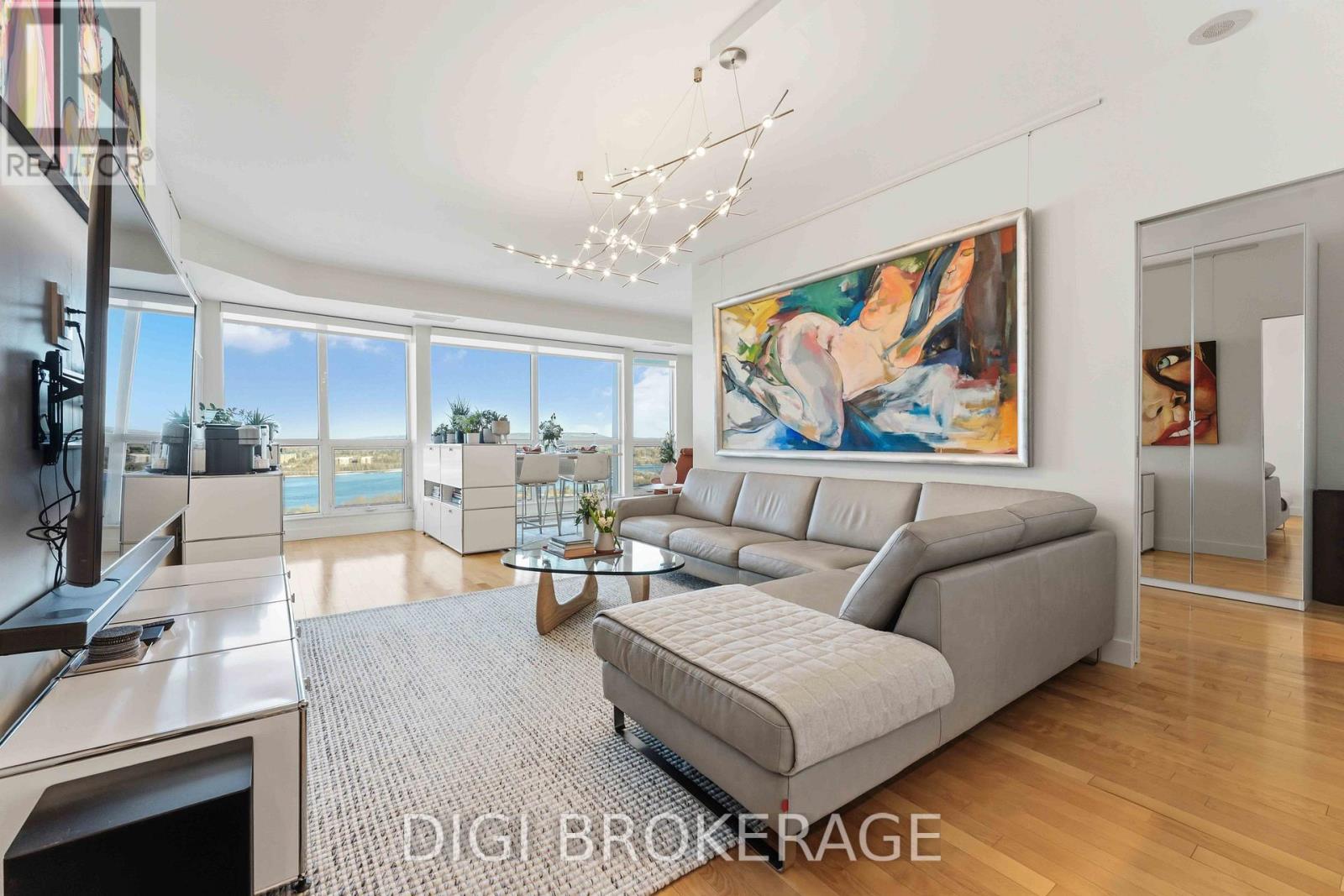 2703 - 38 METROPOLE PRIVATE