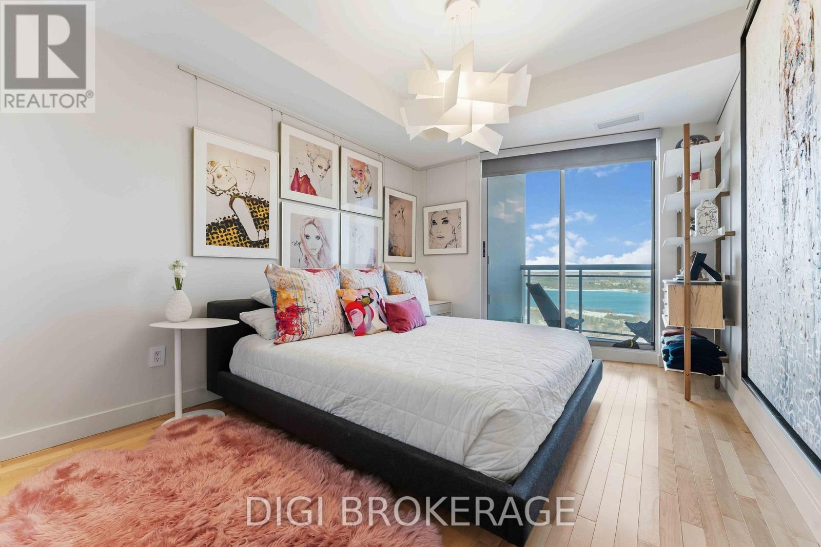 2703 - 38 METROPOLE PRIVATE