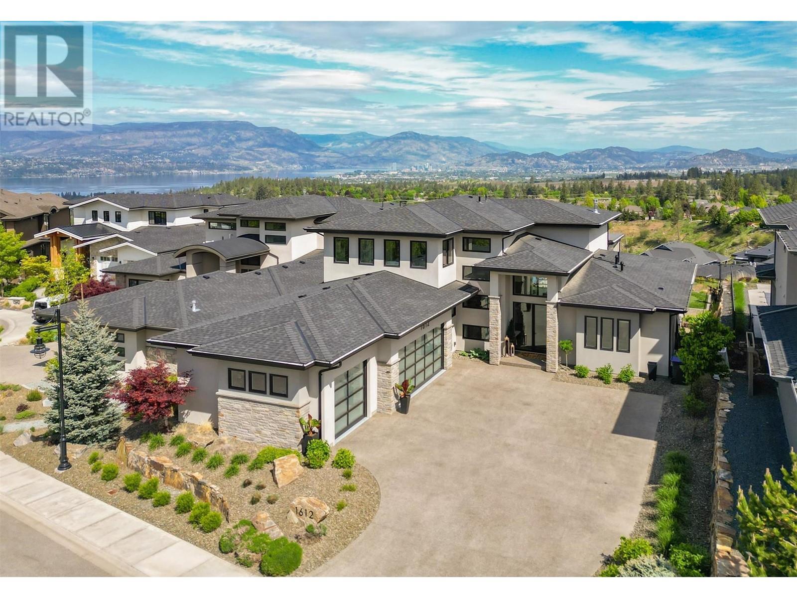 1612 Vincent Place