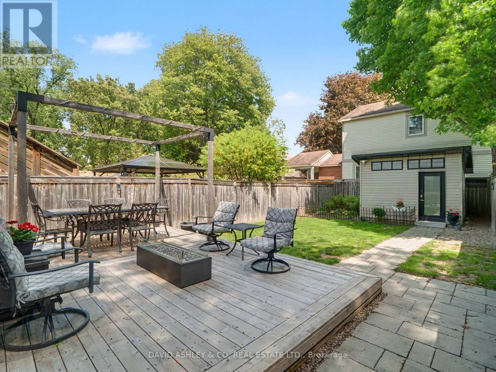 623 TWEEDSMUIR AVENUE W
