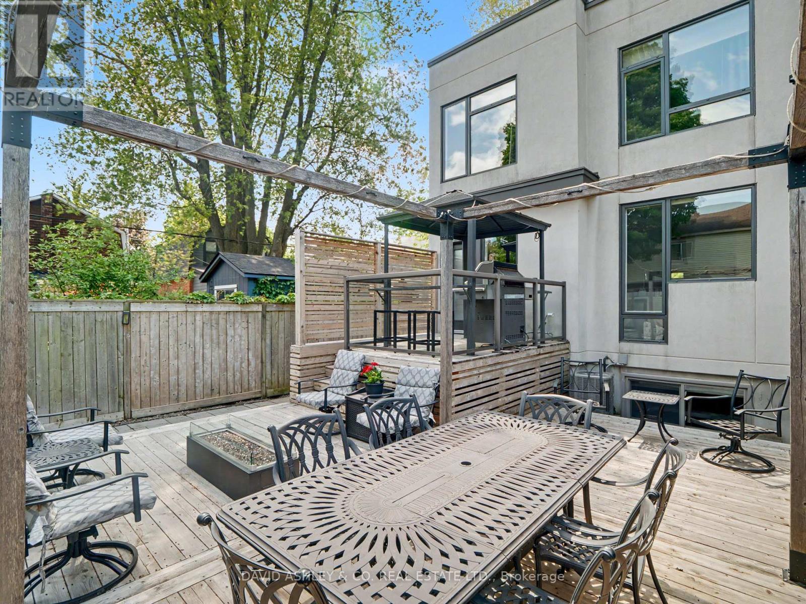623 TWEEDSMUIR AVENUE W