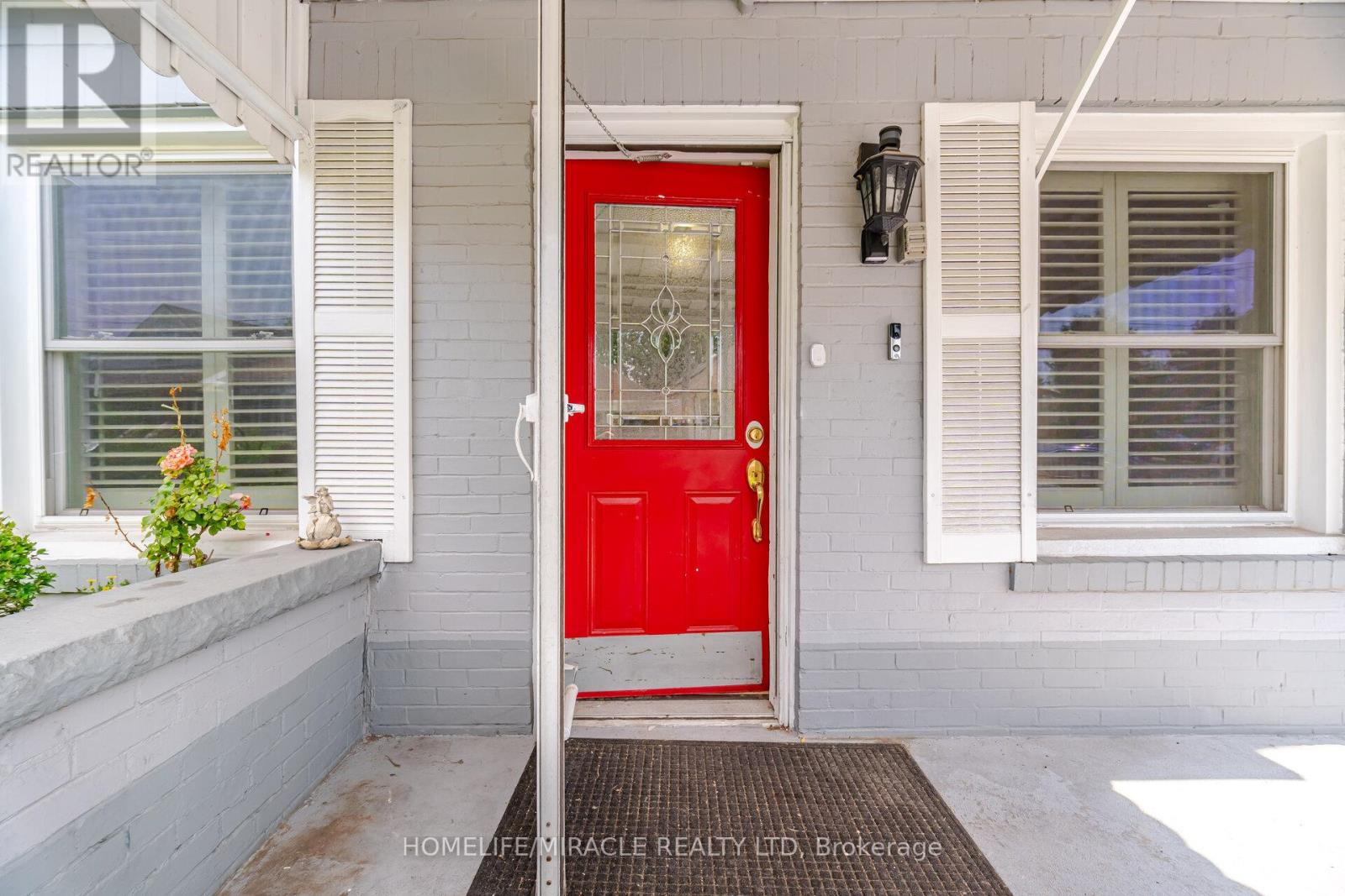25 HOPE AVENUE