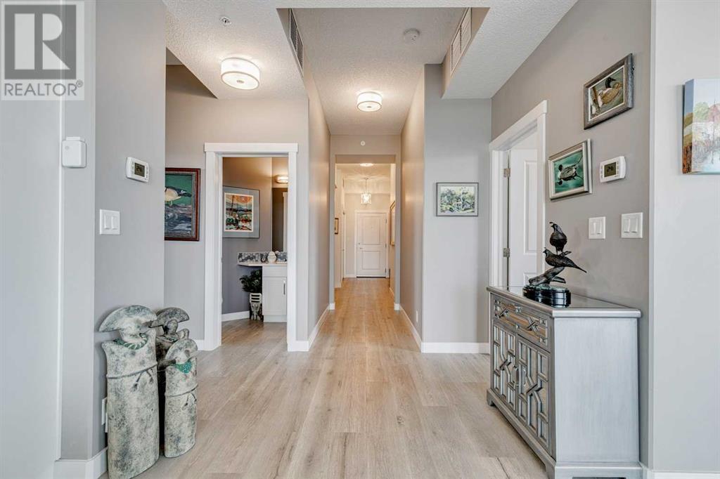 1205, 32 Varsity Estates Circle NW