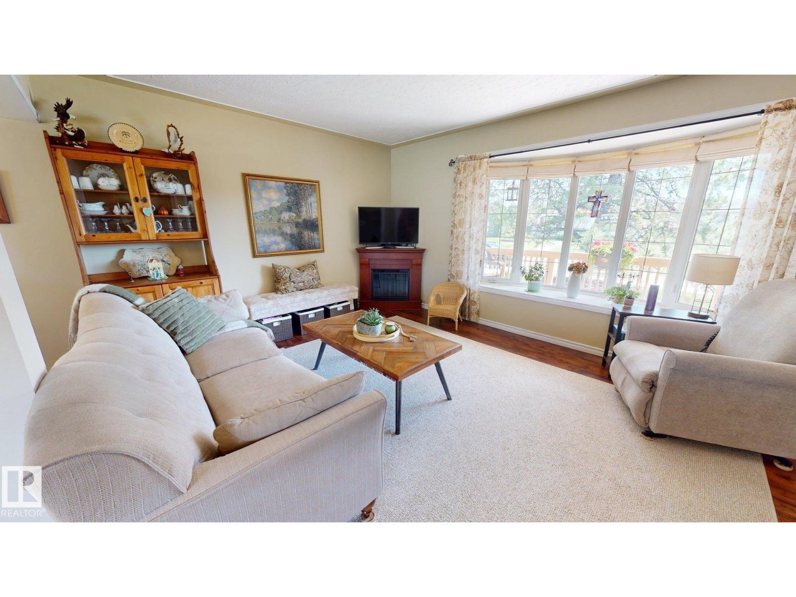 5304 95 AV NW NW